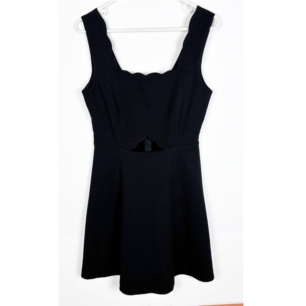 Alya Francesca’s  Dress Size Medium Fit & Flare Black Scalloped Cut Out - Picture 8 of 8